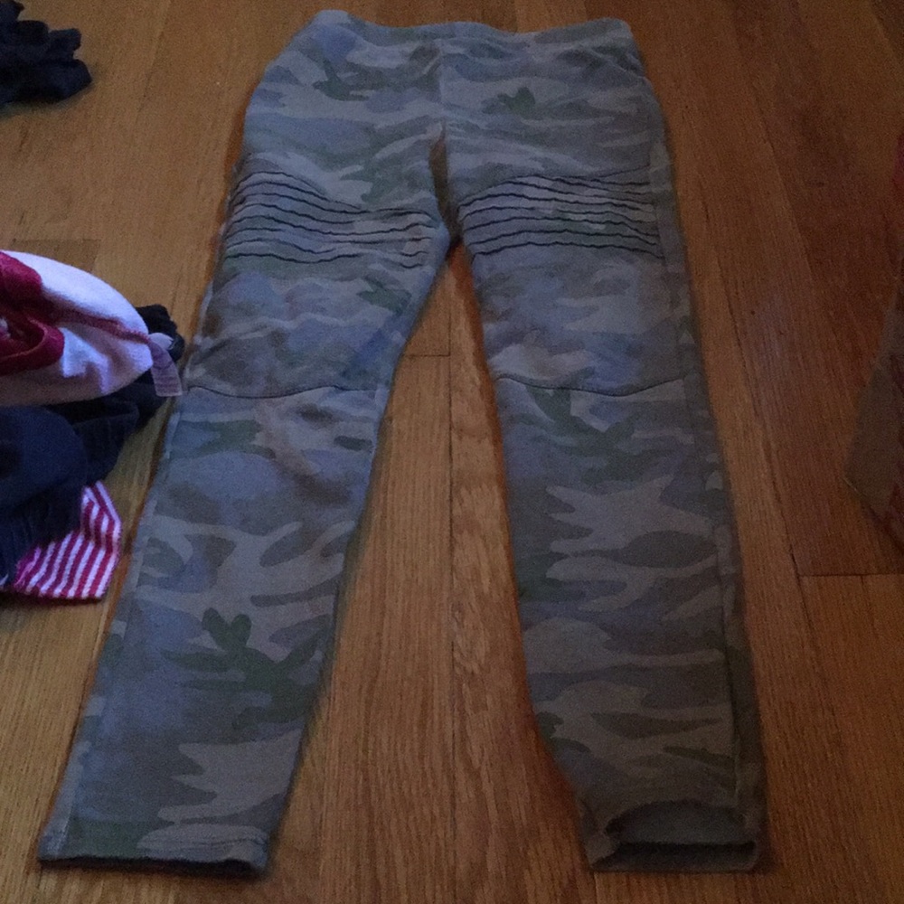 Camo legging for girls size medium 7/8